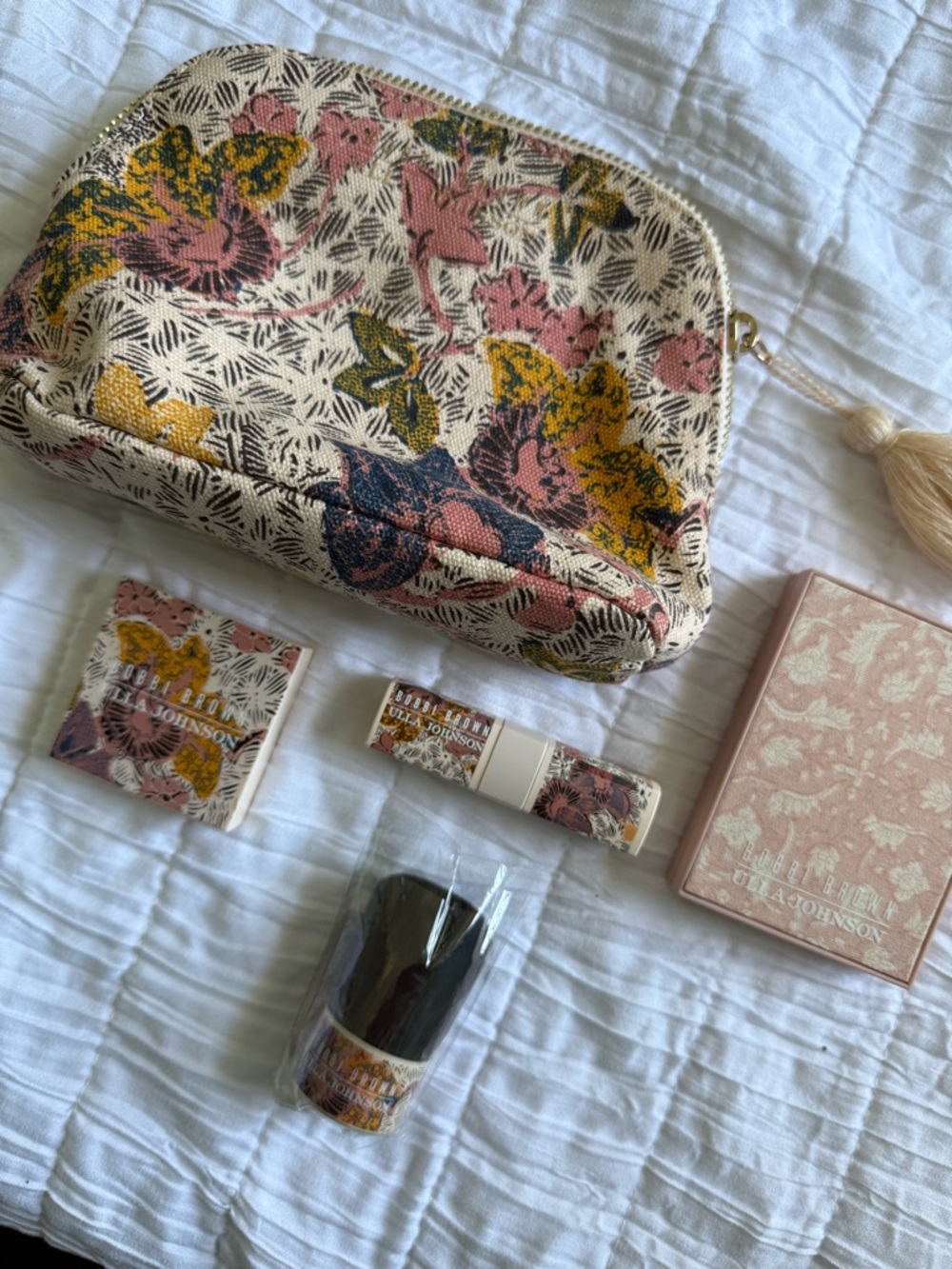 Limited Edition Bobbi Brown x Ulla Johnson Collection Makeup Set with Makeup Bag